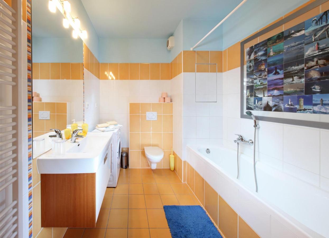 Apartment Vodni With Parking Brno Room photo