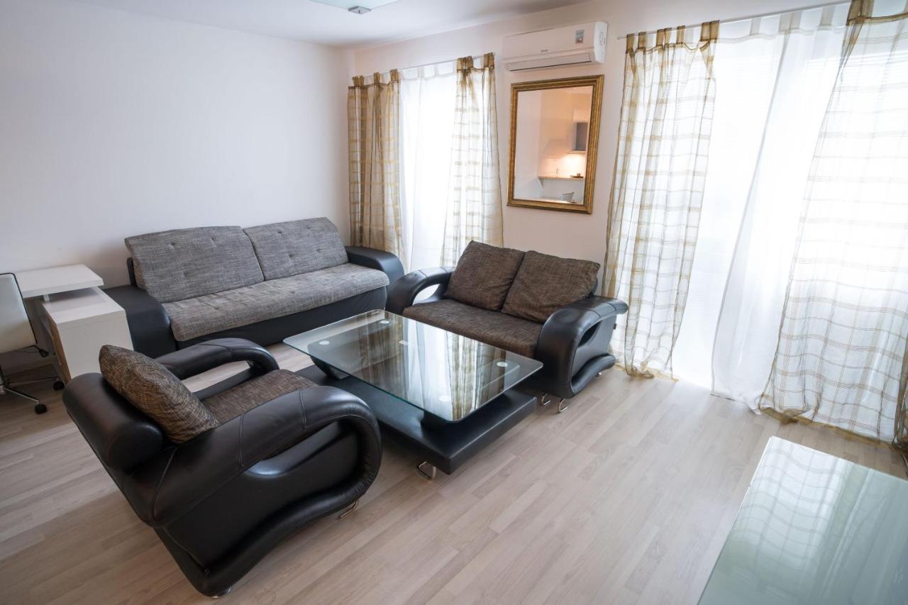 Apartment Vodni With Parking Brno Exterior photo